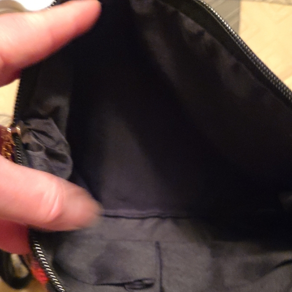 L.I.B. new york NWT Red and Black Houndstooth Clutch and Wristlet Set..2 Pieces - Picture 4 of 4